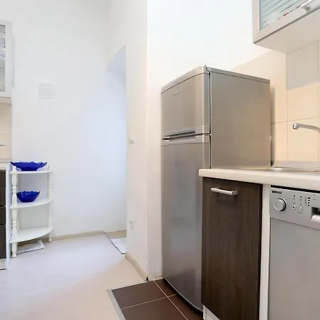 Appartement By The Sea - 549 *