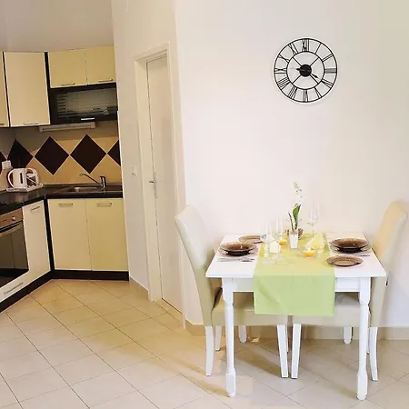 Appartement By The Sea - 549