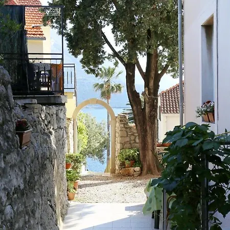 Appartement By The Sea - 549 *